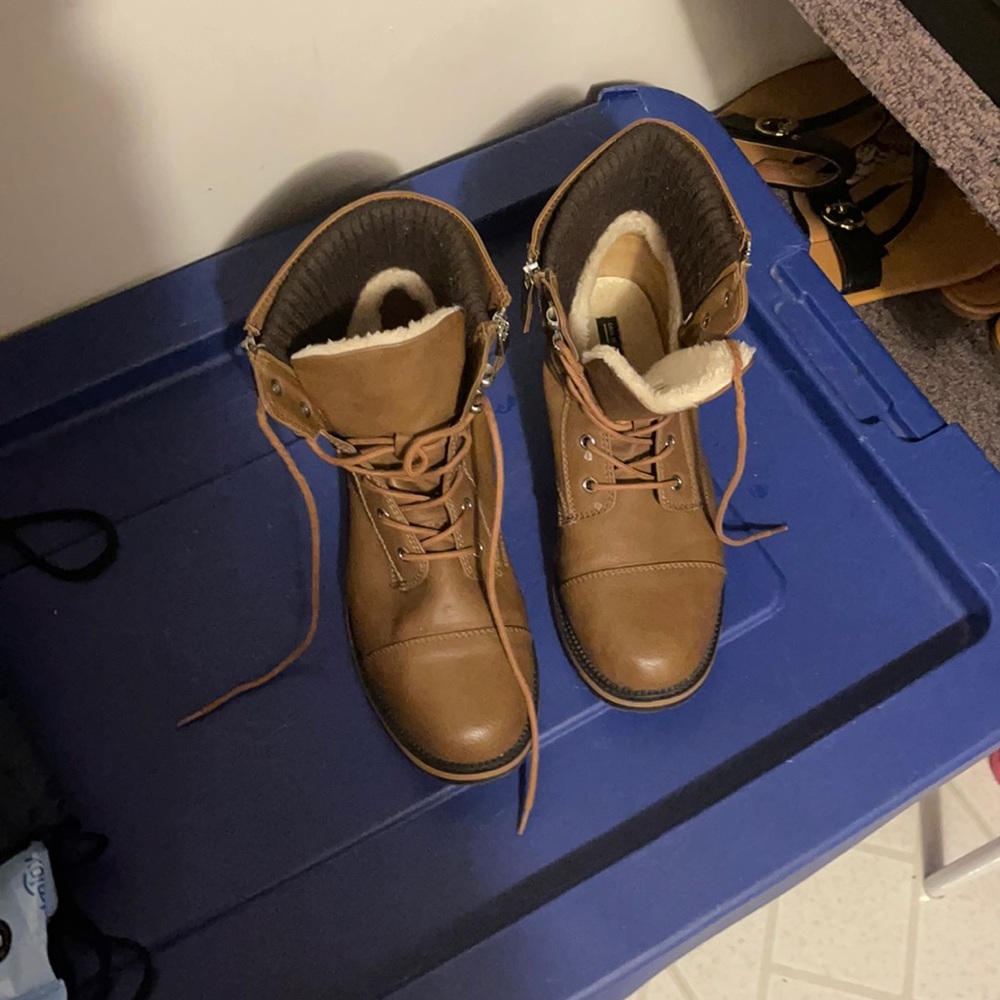 Call it spring brand, brown , size 10